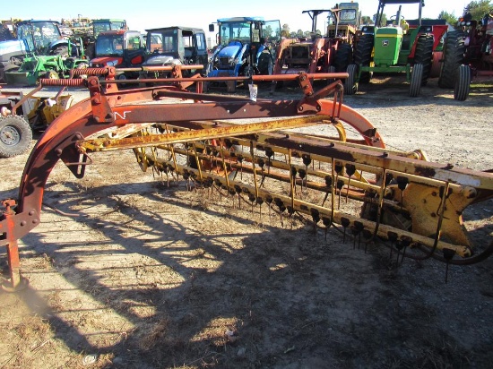 New Holland 256 Rake