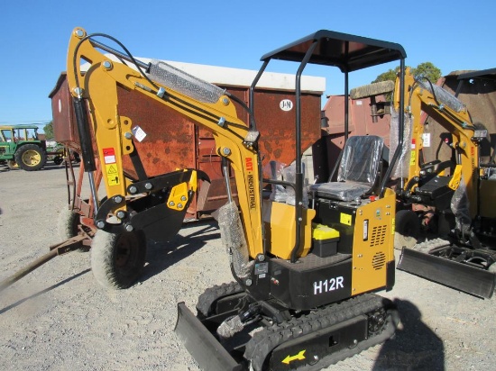 AGT H12R Excavator w/Canopy
