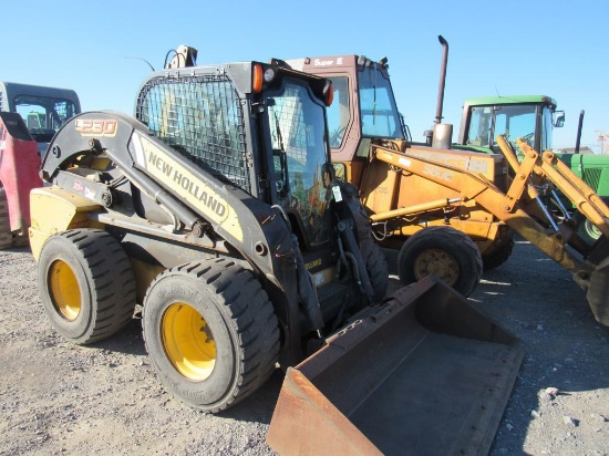 New Holland L230 Skidsteer