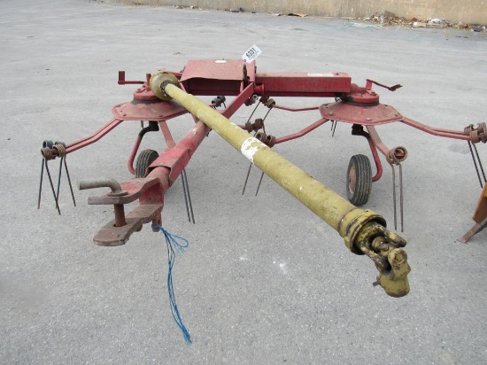 New Holland 156 Hay Tedder