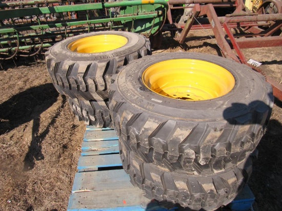 12-16.5 Tires on Wheels for NH/JD/CAT