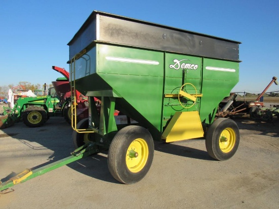Demco Gravity Wagon w/lights