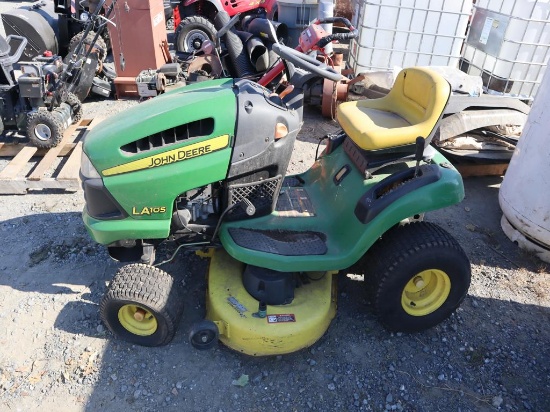 John Deere LA105 Lawn Mower