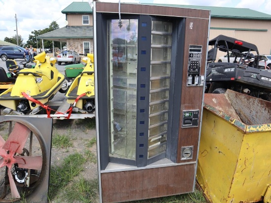 Refridgerated Vending Machine