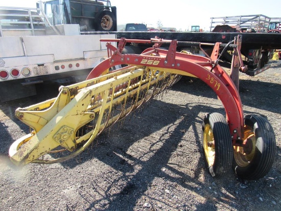New Holland 258 Rake
