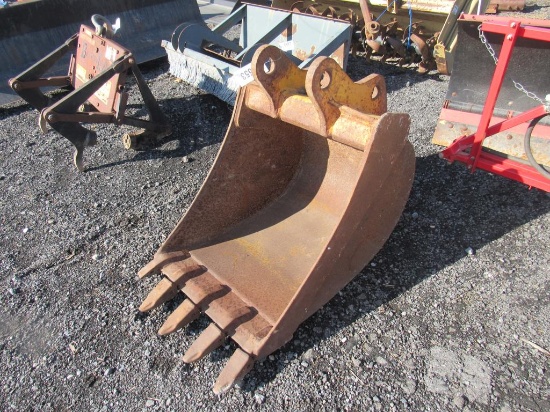 John Deere Pin-On Bucket