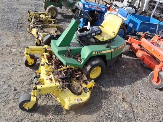 John Deere F525 Riding Mower