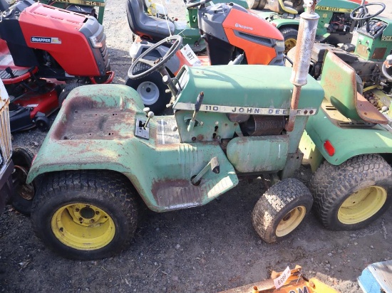 John Deere 110 Lawn & Garden Tractor