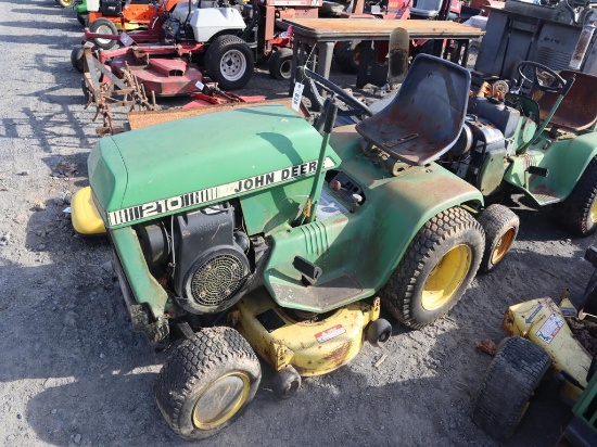 John Deere 210 Lawn & Garden Tractor