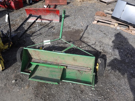 John Deere Lawn Spreader