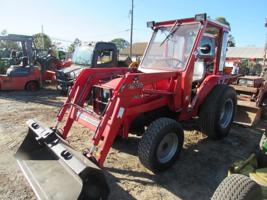 Massey Ferguson 1250 4WD Tractor