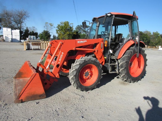 Kubota M4-071 4WD Deluxe Tractor