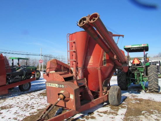 Gehl 135 Mixer