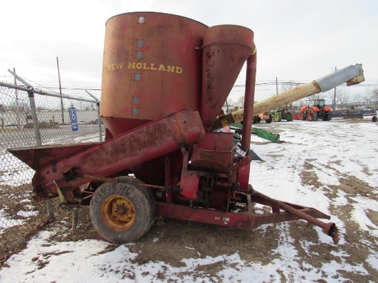 New Holland 350 Grinder Mixer