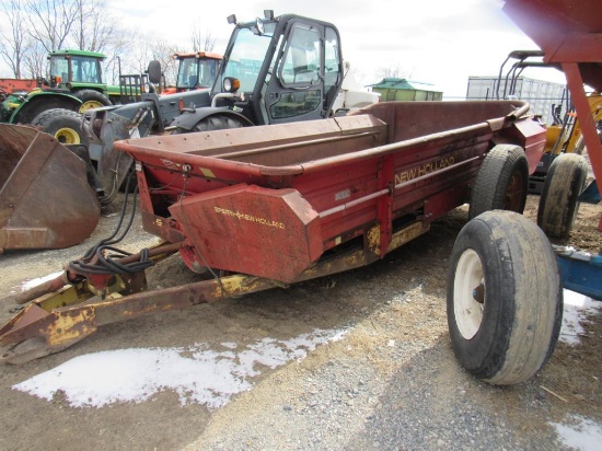 New Holland 519 Manure Spreader