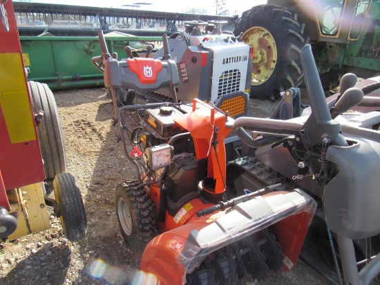 Husqvarna ST330 Snowblower