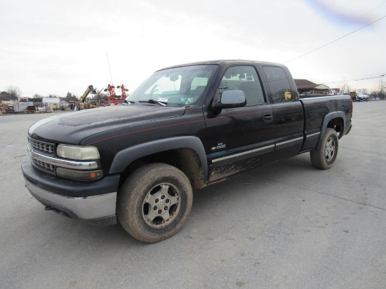 2000 Chevy 1500 Pick Up Truck w/Title