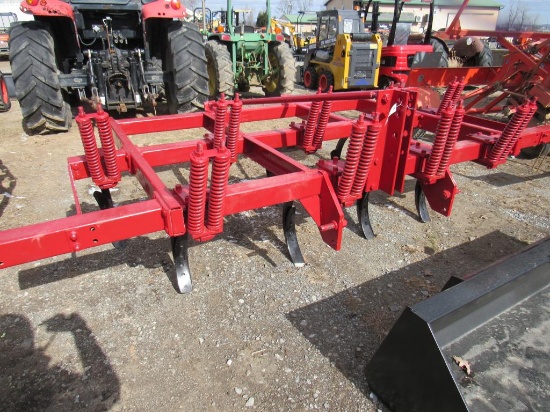 Case International 5600 Chisel Plow