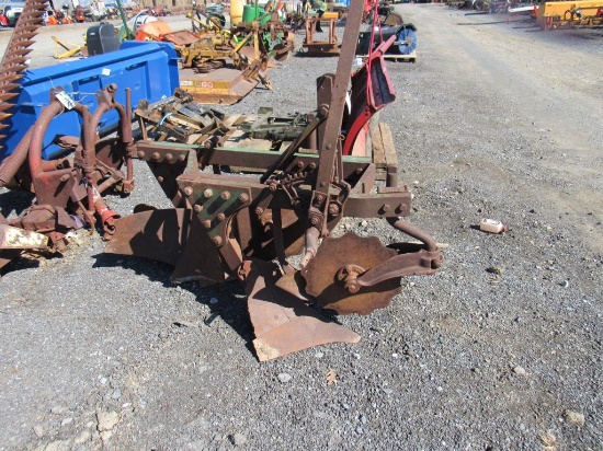 John Deere Plow 2B