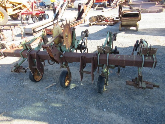 John Deere 2R Cultivator