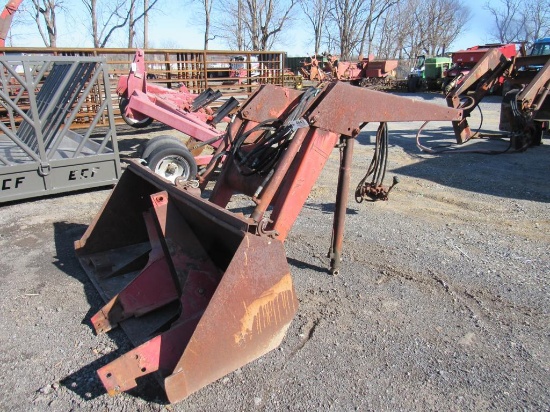 International 2200 Loader