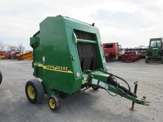 John Deere 457 Round Baler