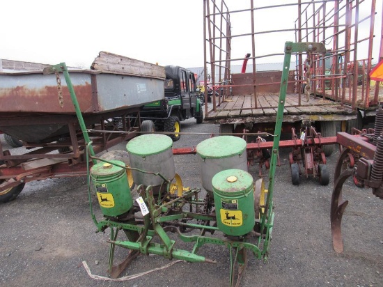 John Deere 246 2 Row Cornplanter