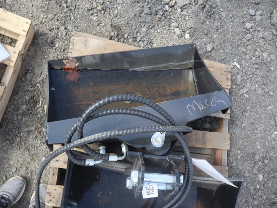 TPM 32" Hydraulic Tilt Bucket