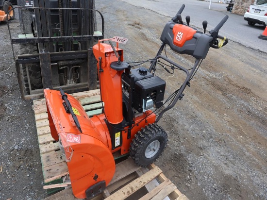 Husqvarna ST224 Snowblower
