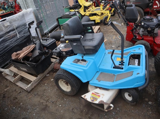 Dixon ZTR429 Zero Turn Running Machine