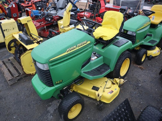 John Deere 345 Riding Mower
