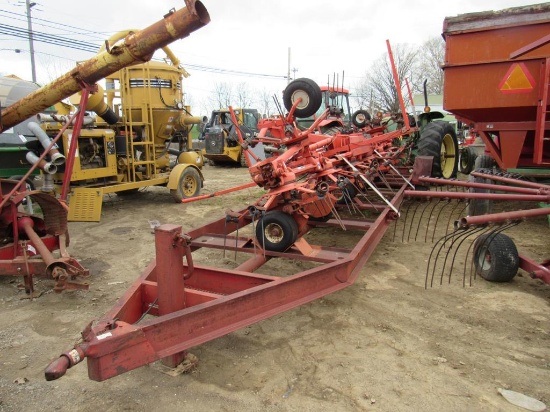 Kuhn GF8501MH 8-Star Hay Tedder & Trailer