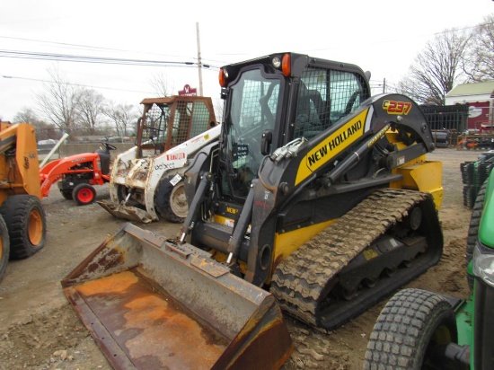 New Holland C237 Skidloader