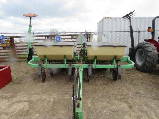 Deutz Allis 385 4 Row Planter
