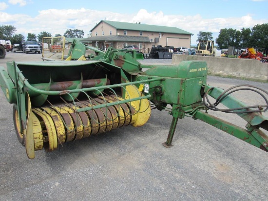 John Deere 24T Square Baler