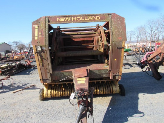 New Holland 853 Round Baler