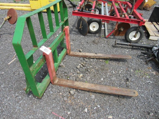 John Deere Pallet Forks