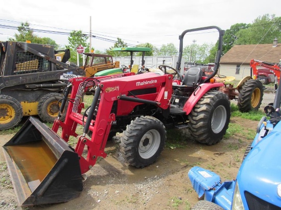 Mahindra 2540 4WD Tractor