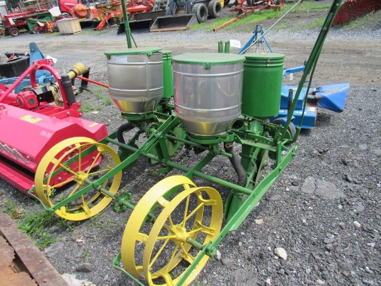 John Deere 3pt 2-Row Corn Planter
