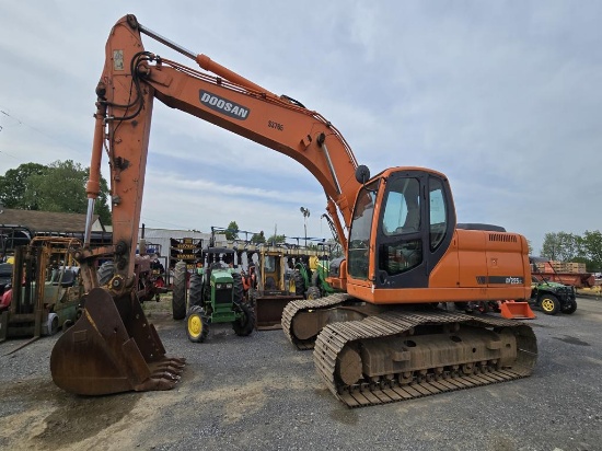 2010 Doosan DX225LC Trackhoe