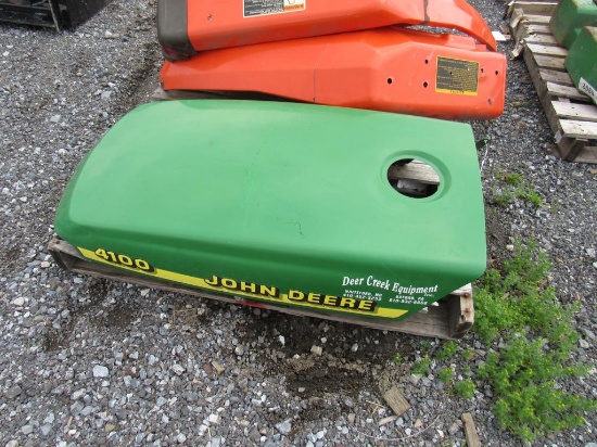 John Deere 4100 Hood