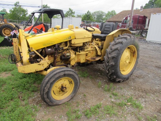 International 2424 2WD Tractor