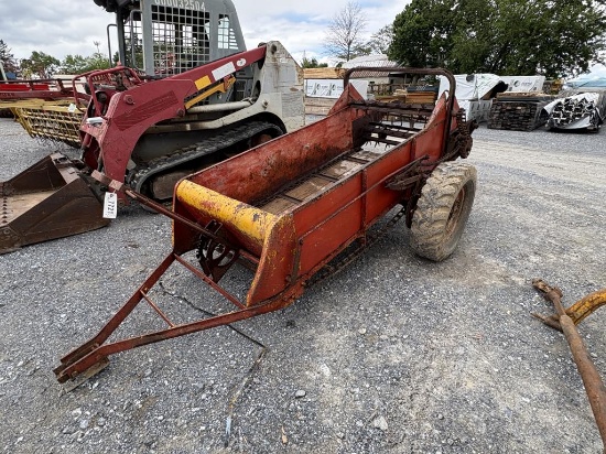 International 200 Manure Spreader
