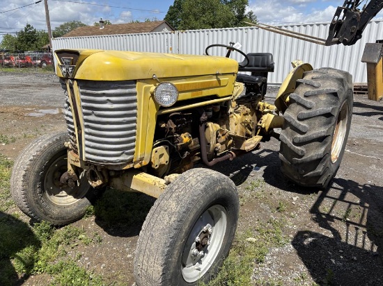 Massey Ferguson 2WD Tractor