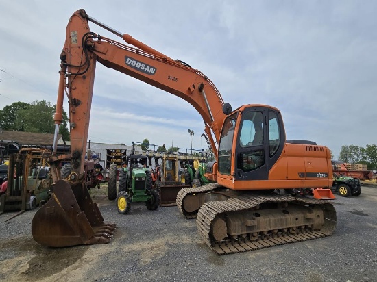 2010 Doosan DX225LC Trackhoe