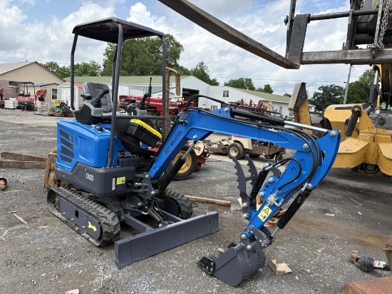 DM20 Mini Excavator