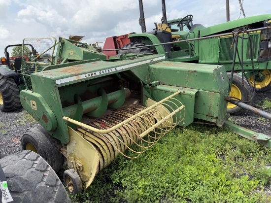 John Deere 336 Baler