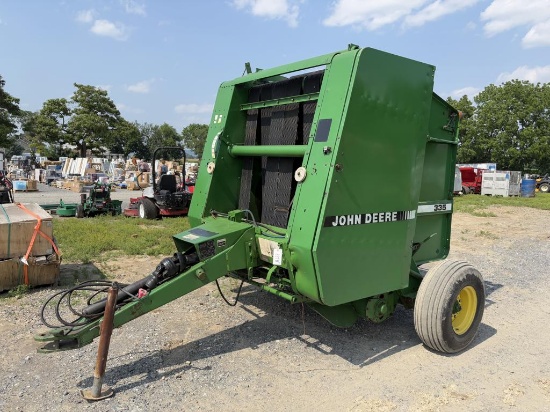John Deere 335 Round Baler
