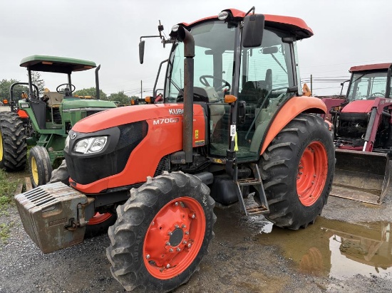 Kubota M7070 4x4 Tractor