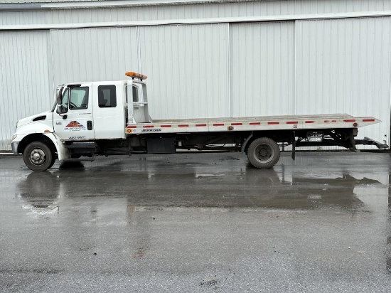 2005 International Rollback Truck w/ Title